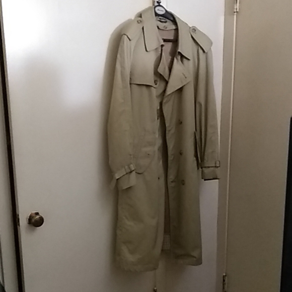 Tan trench coat - Picture 5 of 5